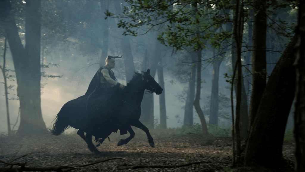 Luke Smith as Moloch galloping in Sleepy Hollow 201